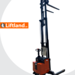 BT STACKER ELECTRIC 3000 LBS.