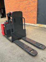 2014 Raymond 8510 order picker - Image 3