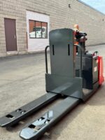 2014 Raymond 8510 order picker - Image 6