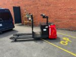 2014 Raymond 8510 order picker - Image 8