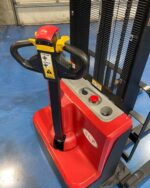 ELF-WS33118 Electric Stacker with adjustable Legs 3300 lbs. - Image 6