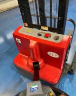 ELF-WS33118 Electric Stacker with adjustable Legs 3300 lbs. - Image 8