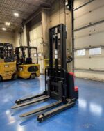 ELF-WS33118 Electric Stacker with adjustable Legs 3300 lbs. - Image 9