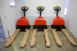 Fully Electric Pallet jack EPT15 with 3300 LBS Capacity - Image 2