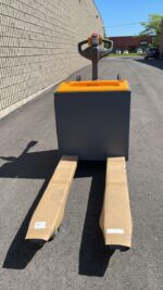 BRAND NEW ELECTRIC WALKIE 4500 LBS. - Image 7