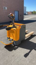 BRAND NEW ELECTRIC WALKIE 4500 LBS. - Image 8